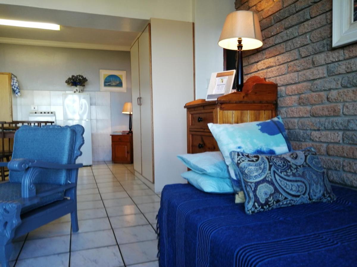 Amzee Bokmakierie Guest House Dana Bay Номер фото