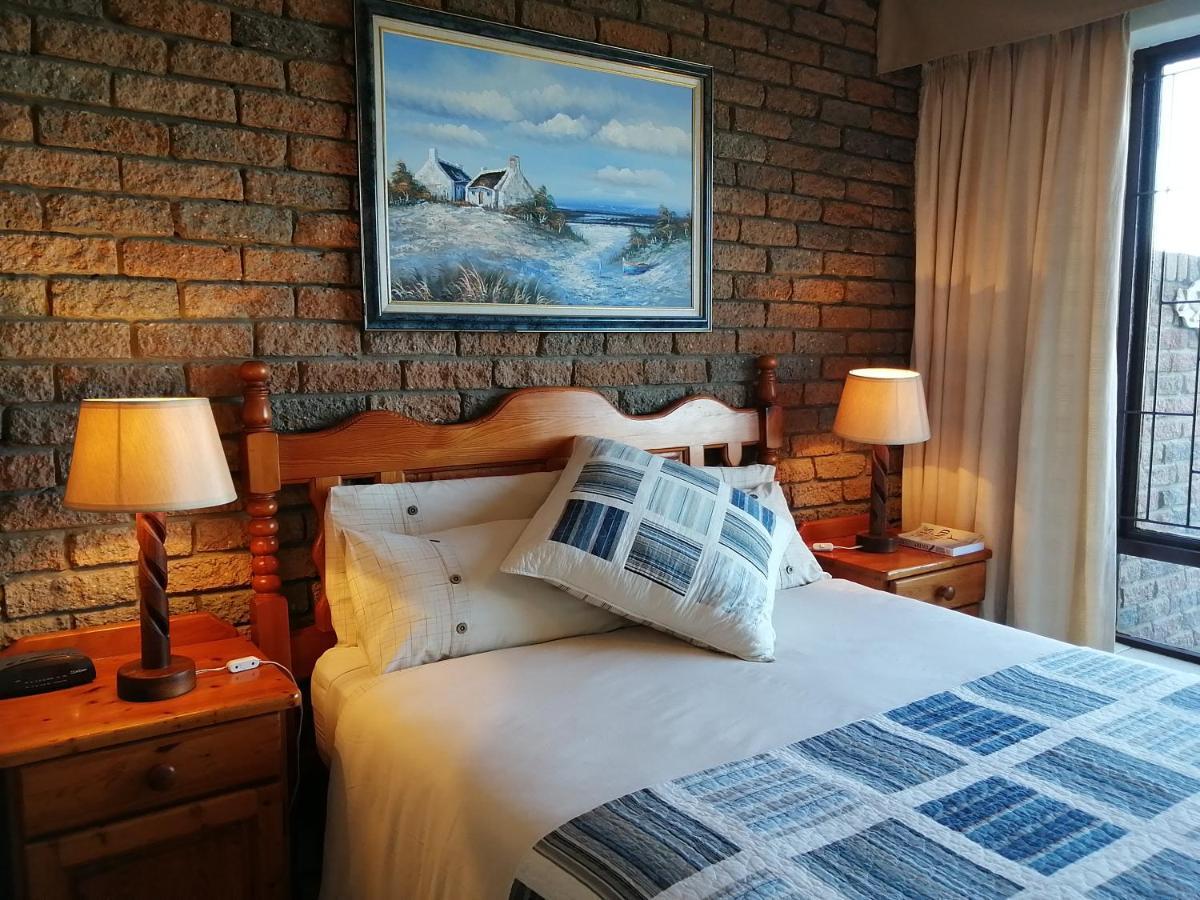 Amzee Bokmakierie Guest House Dana Bay Номер фото