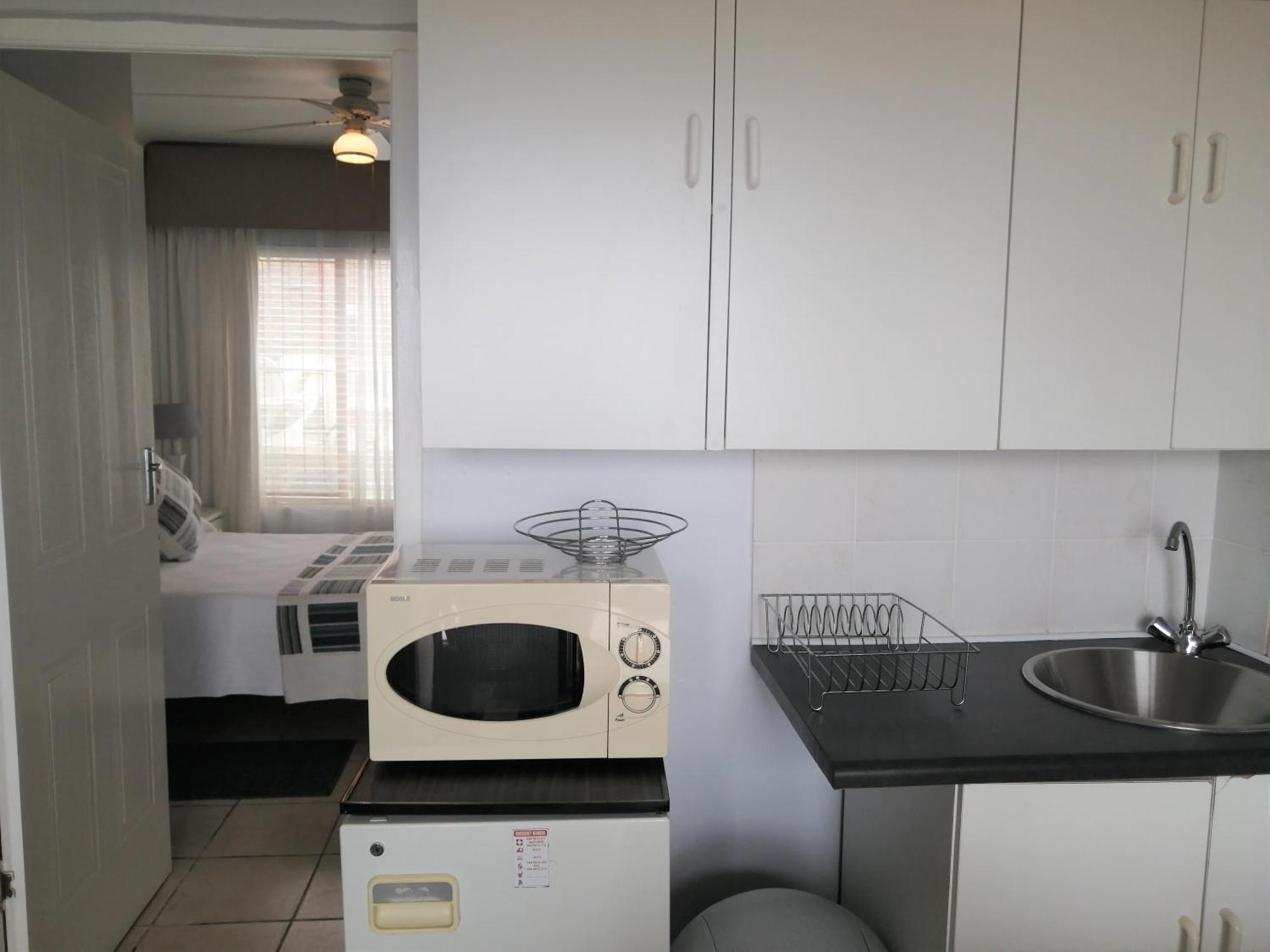 Amzee Bokmakierie Guest House Dana Bay Номер фото