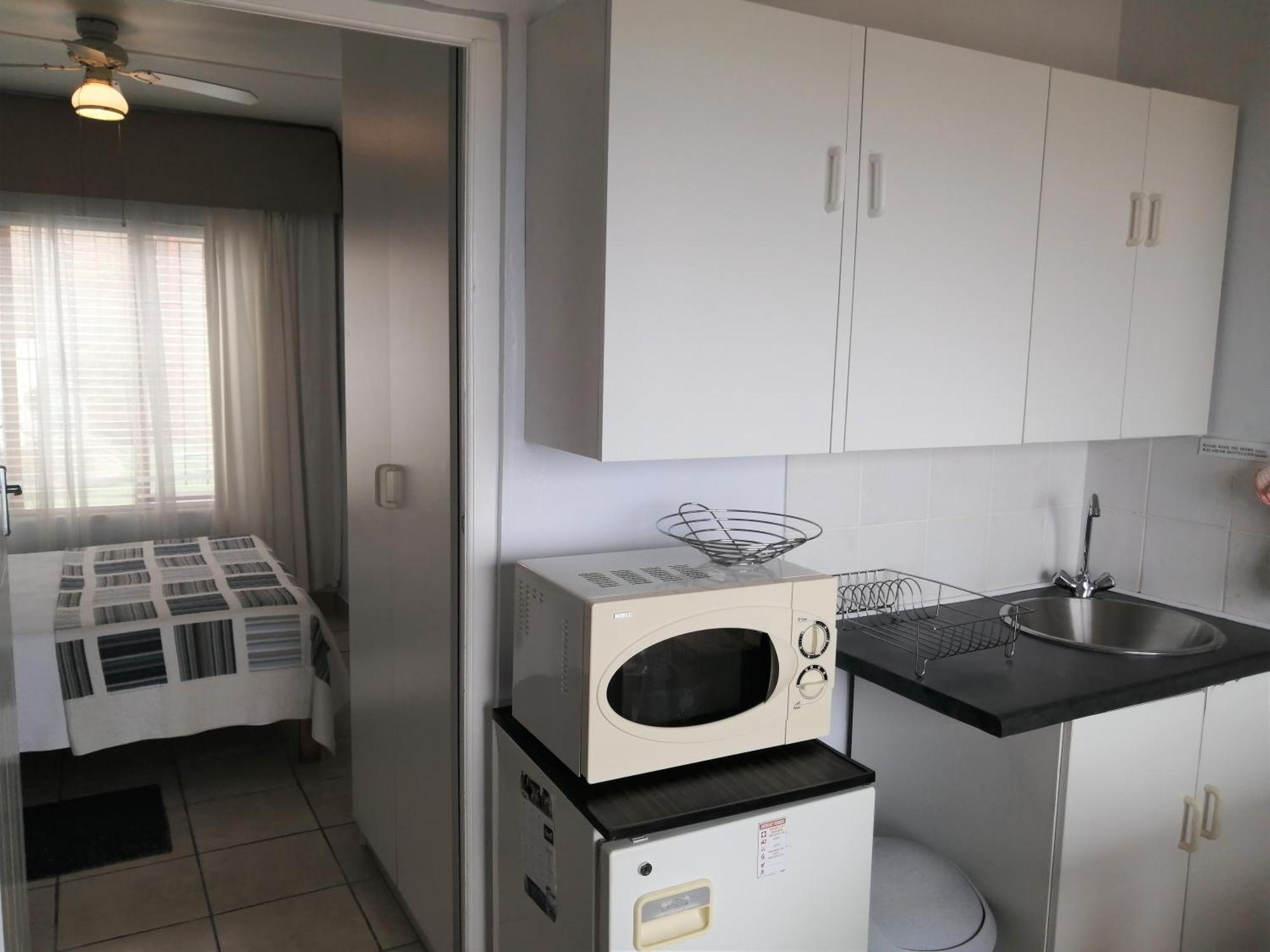 Amzee Bokmakierie Guest House Dana Bay Номер фото